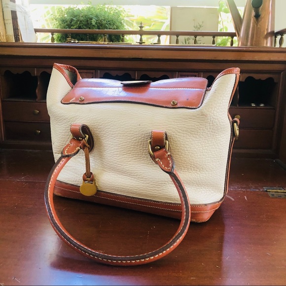 VINTAGE Rare Dooney & Bourke Cream Doctors Bag - Picture 5 of 9